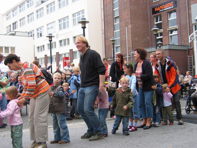 gal/2007/2007 Ruettenscheider Kinderfest/2007 Saitentwist Ruettenscheider Kinderfest 1.9. 469.jpg